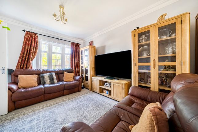 79, Oakfields, Surrey photo 2