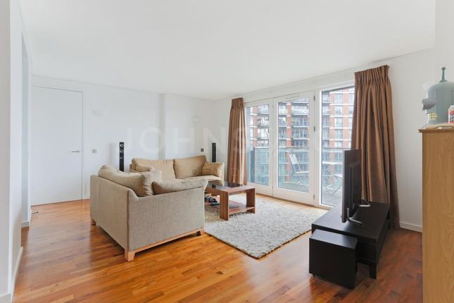 Thumbnail Flat for sale in New Providence Wharf, Fairmont Avenue, London