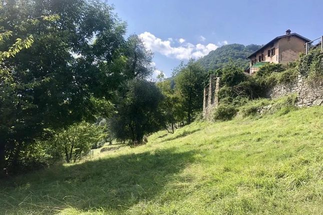 Cottage for sale in 22010 Argegno Co, Italy