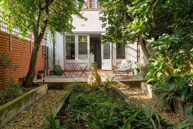 6 Dalgarno Gardens, London photo 4