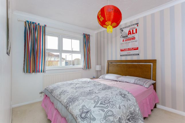 9, Manor Court, Cippenham photo 4