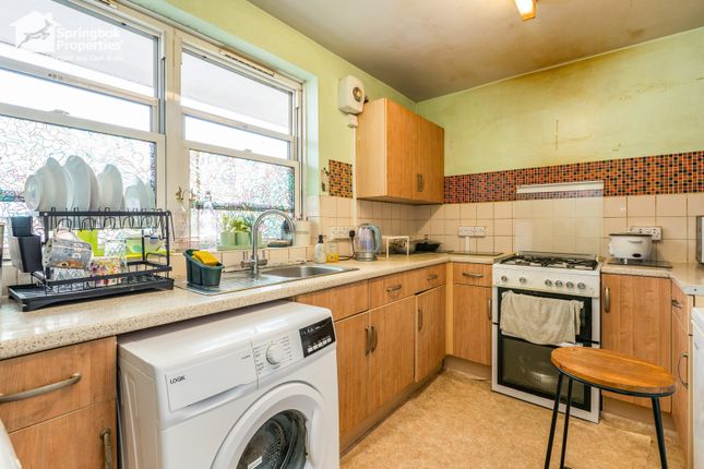 19, Haynes Close, Tottenham photo 4