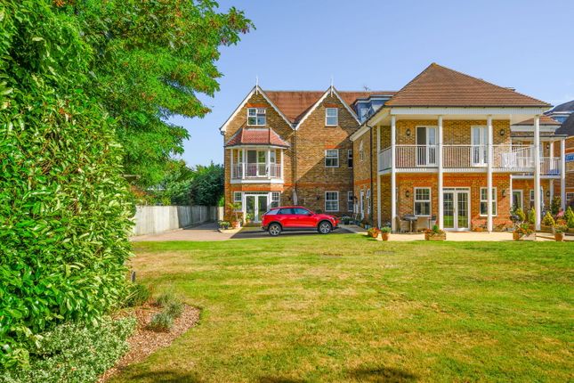 Queensborough House North, 16,Flat 8, Oatlands Chase, Weybridge photo 3
