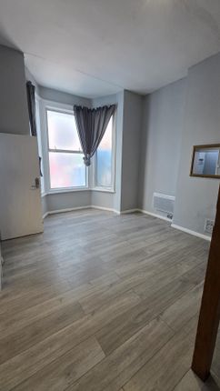 17, Claremont Road, London photo 5