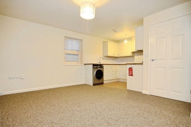 Flat 1, Pembroke Court,, Victoria Street, Egham photo 4