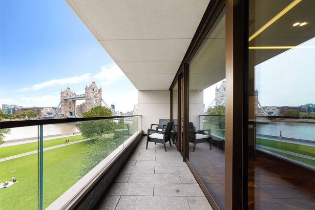 Flat to rent in One Tower Bridge, Crown Square