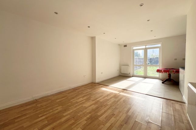42, Carolina Road, Thornton Heath photo 4