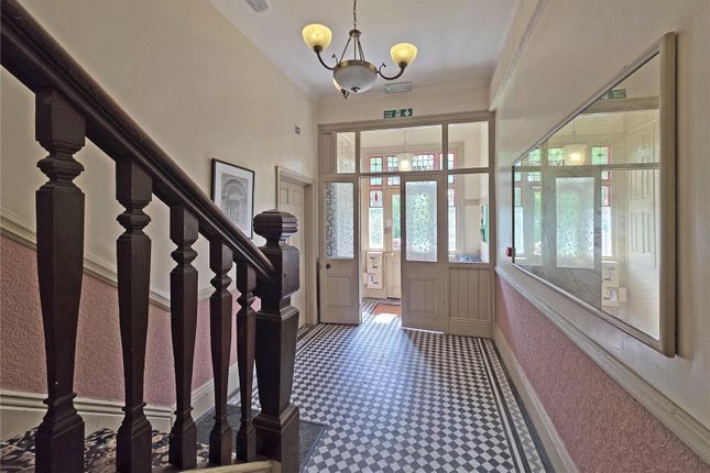 Flat 1,, Carlyon, Llandrindod Wells photo 2