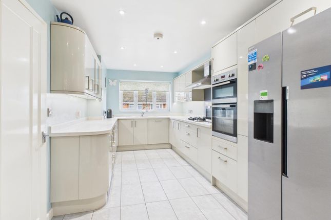 114A, Phyllis Avenue, Peacehaven photo 3