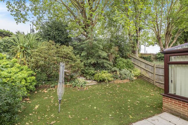 34 Stonefield Park, Stonefield Park, Maidenhead photo 4