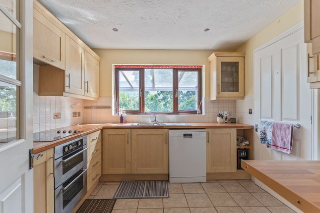1 Clos Trefeddyg, Caerphilly photo 4