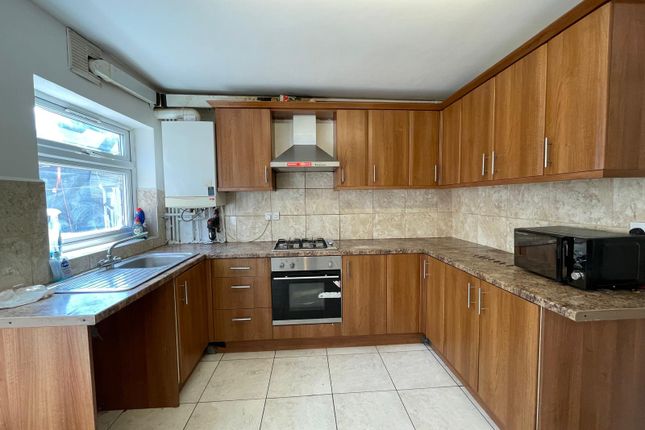 Spacious 4 Bed, 2 Bath Terraced House In Southall Ub2