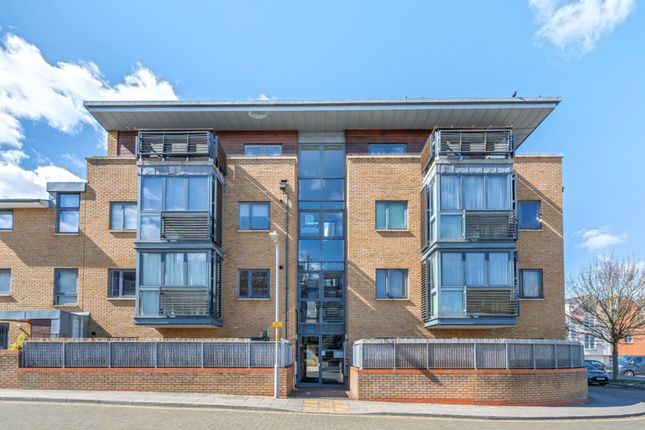 Thumbnail Flat for sale in Clarence Row, Gravesend, Kent.