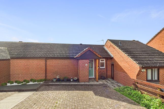 2-bed house on 115 Garratts Way, High Wycombe, £325,000