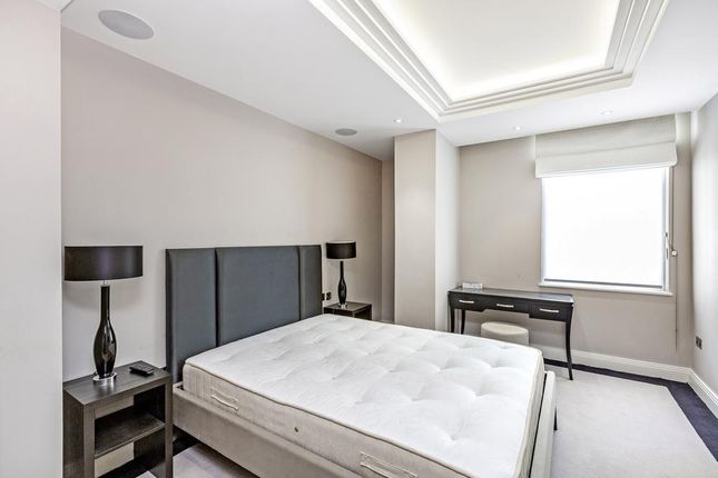 Flat 2, 90, Wigmore Street, London photo 3
