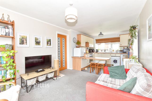 Tower Flats, Ward Road, Totland photo 3