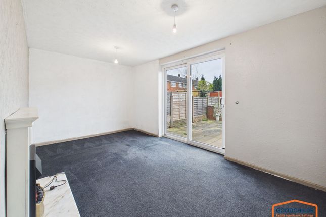 3 St. Matthews Close, Walsall photo 3