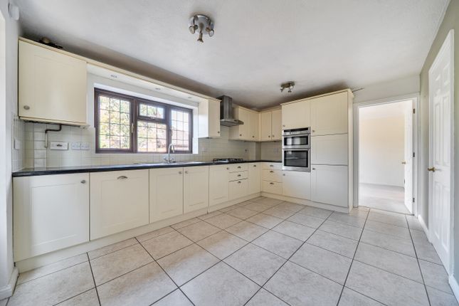 2, Wordsworth Close, Southampton photo 4