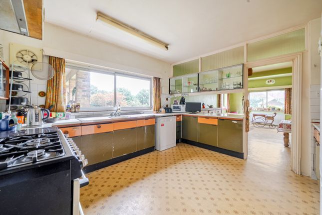 Lower Halliford House,, Walton Lane, Shepperton photo 4