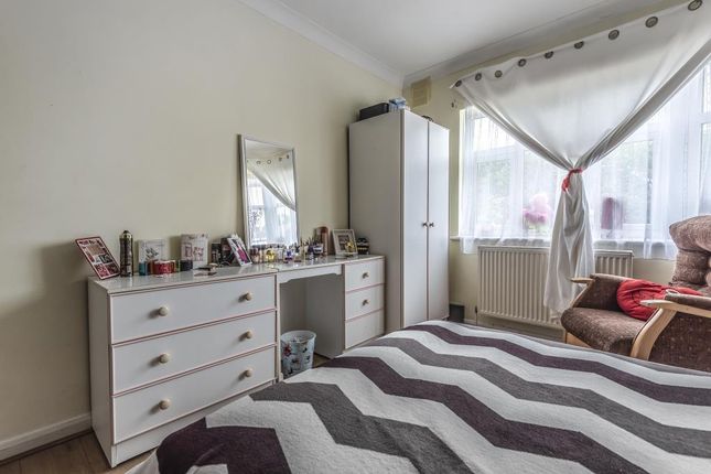 60a Hampshire Avenue, Slough, Berkshire photo 5