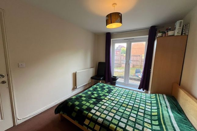 Room 1, 169, Hornbeam Close, Bristol photo 2