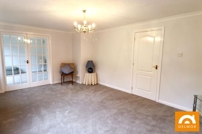 2, Tofthill, Glenrothes photo 5