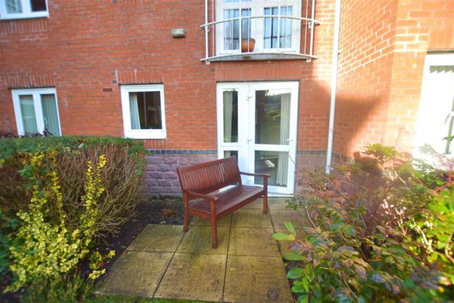 Flat for sale in Lovell Court, Parkway, Holmes Chapel