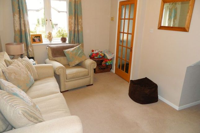 83, Douglas Road, TONBRIDGE photo 2