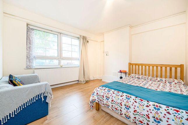 St. Olaves Estate, London photo 2