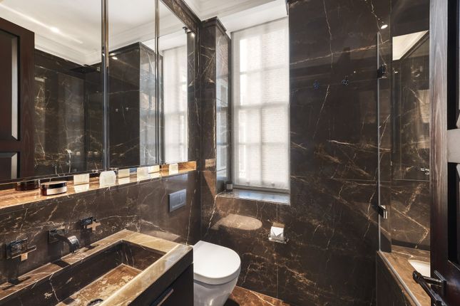 Flat 2 Mayfair House, 14, Carlos Place, London photo 4