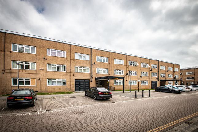 Thumbnail Flat to rent in North Ninth Street, Milton Keynes