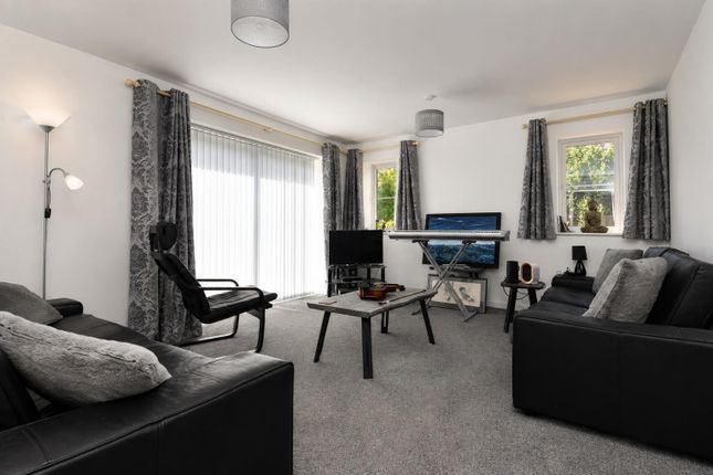 5, Ava Gardens, Fareham photo 2