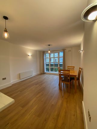 Flat 45, Quaker Street, London photo 4