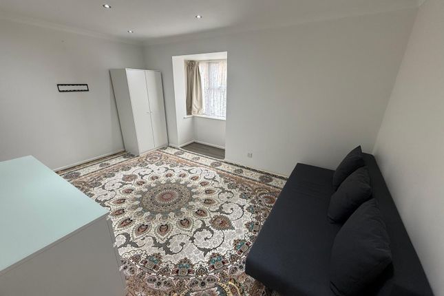 97 Abbotswood Way, Hayes photo 2