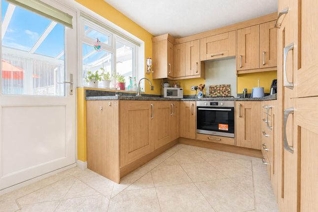 7, Twyford Drive, Lee-On-The-Solent photo 3