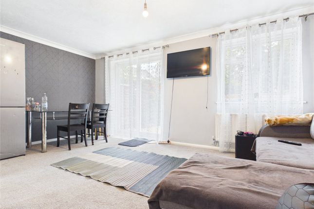 27, Hay Leaze, Yate, Bristol photo 2