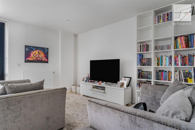 Flat 58, Altius Court, London photo 3