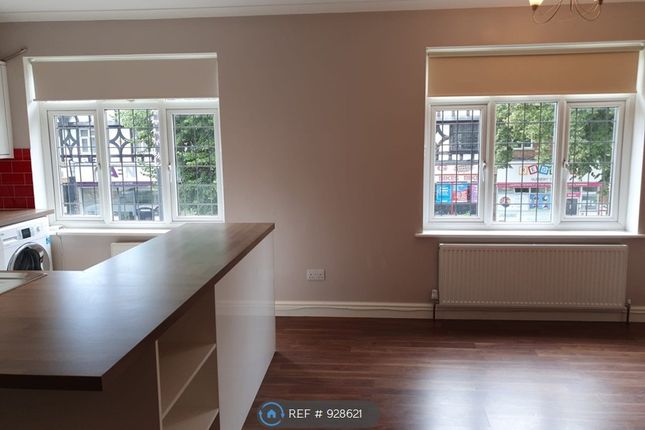 Flat   Rayners Lane, Pinner photo 4