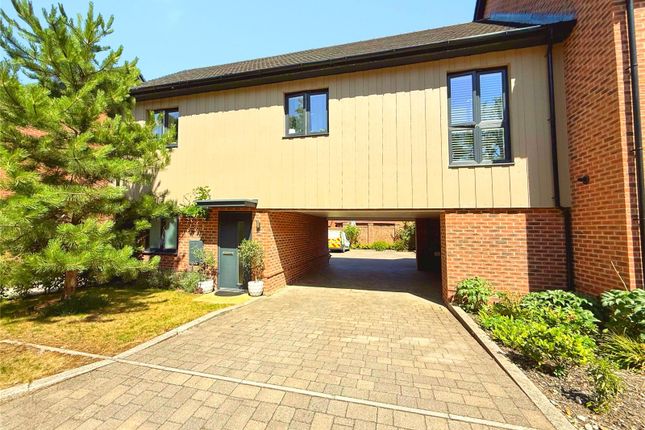 2-bed flat on 9, Hollywood Place, Berkshire, £325,000