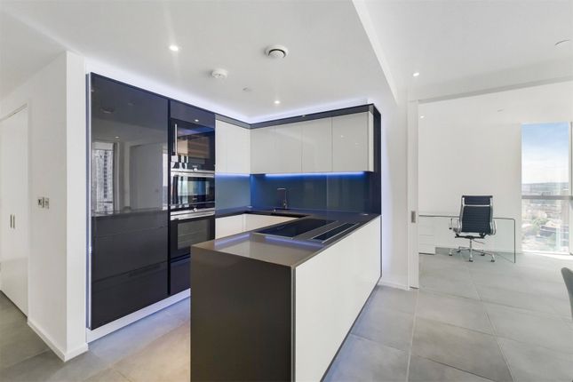 Flat for sale in Dollar Bay Place, Canary Wharf