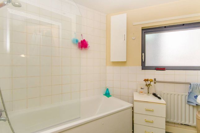 3, Cottage Road, London photo 4