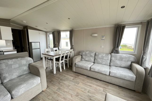 51, Green Meadow Premier Leisure Park, Oxwich photo 2