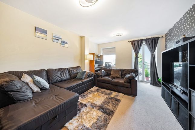 Thumbnail Flat for sale in Apsley House, Roehampton, London