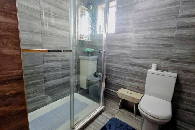 8, Kingsley walk, Chadwell-St-Mary photo 3