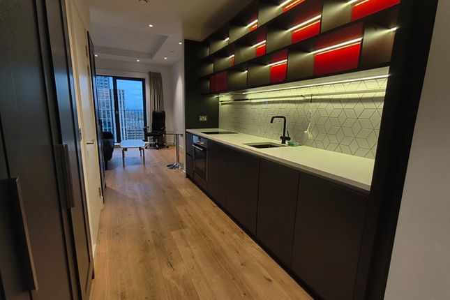Grantham House, 46 Botanic Square, London photo 2