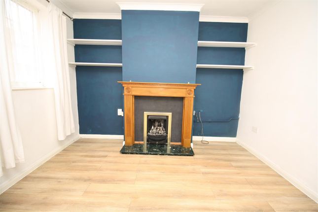 28, Soulbury Road, Leighton Buzzard photo 4
