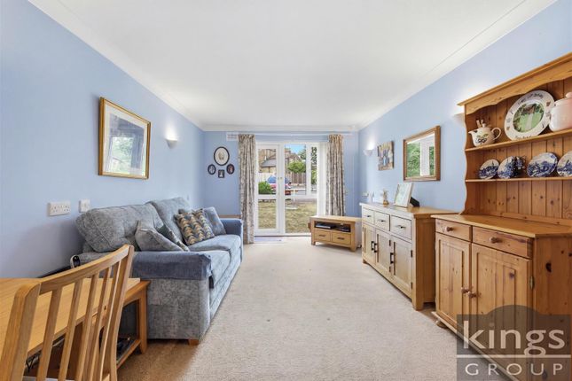 4 Borrowdale Court, Gordon Hill, Enfield photo 4