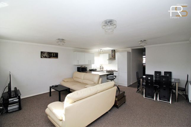 Flat for sale in Hall Lane, Chingford