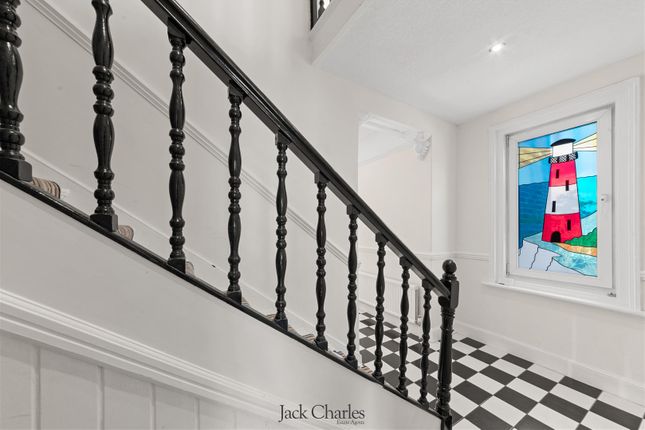 Victoria Villa, 7, Baltic Road, Tonbridge photo 3