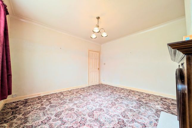 20 Medway Drive, Bolton photo 2